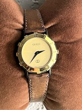Gucci 3200 491 Swiss Quartz ladies Watch.